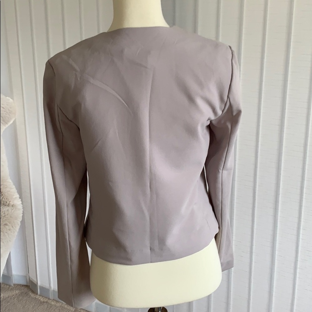 H&M blazer 💗 - Picture 3 of 6